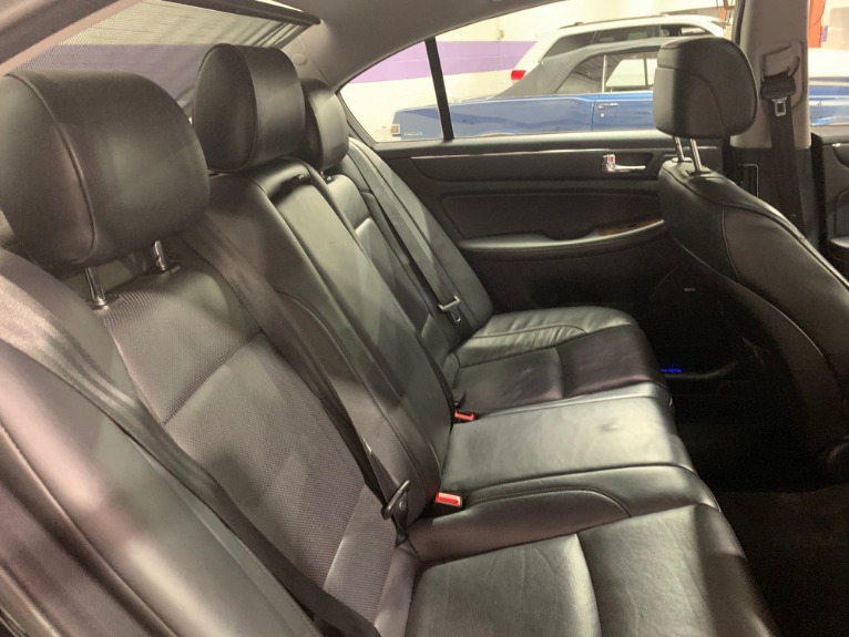 Used-2009-Hyundai-Genesis-46L-V8