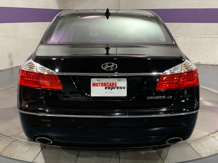 Used-2009-Hyundai-Genesis-46L-V8