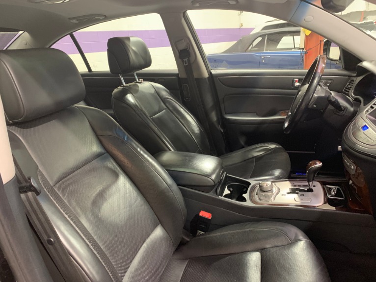 Used-2009-Hyundai-Genesis-46L-V8