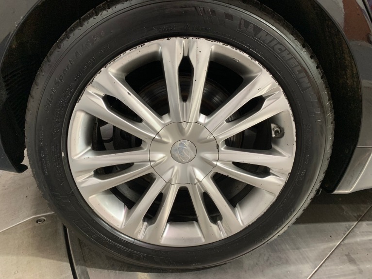 Used-2009-Hyundai-Genesis-46L-V8