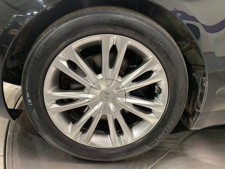 Used-2009-Hyundai-Genesis-46L-V8
