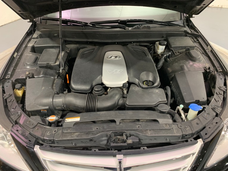 Used-2009-Hyundai-Genesis-46L-V8