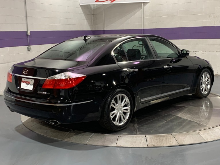 Used-2009-Hyundai-Genesis-46L-V8