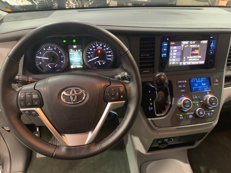 Used-2015-Toyota-Sienna-XLE-8-Passenger