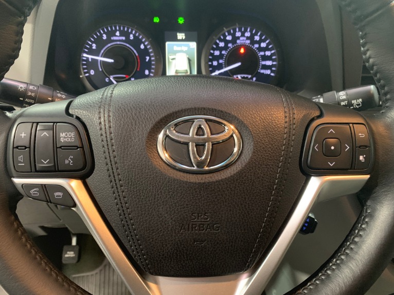 Used-2015-Toyota-Sienna-XLE-8-Passenger