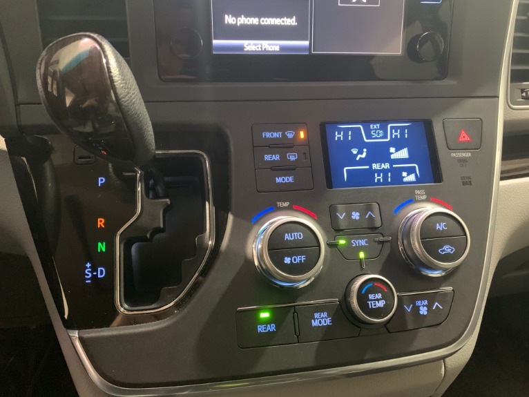 Used-2015-Toyota-Sienna-XLE-8-Passenger