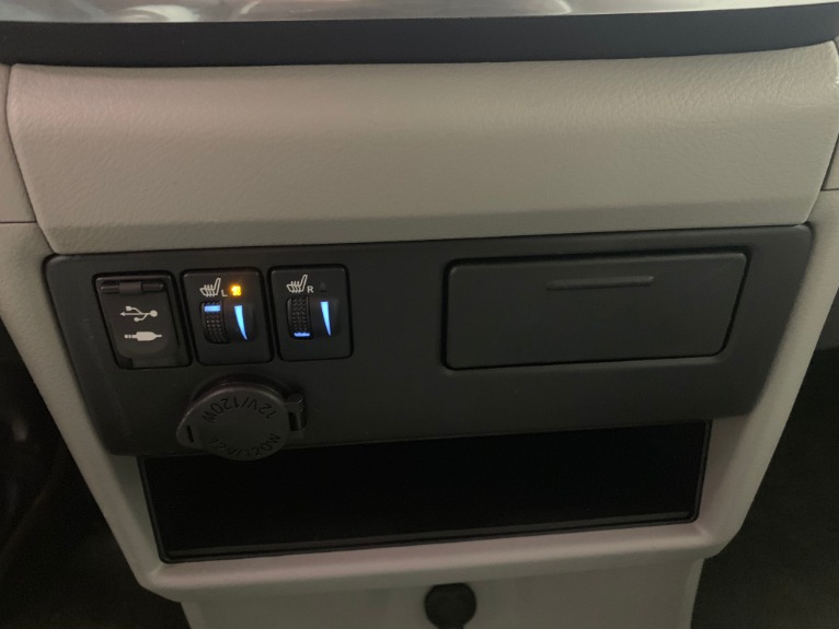 Used-2015-Toyota-Sienna-XLE-8-Passenger