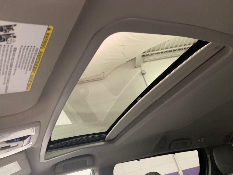 Used-2015-Toyota-Sienna-XLE-8-Passenger