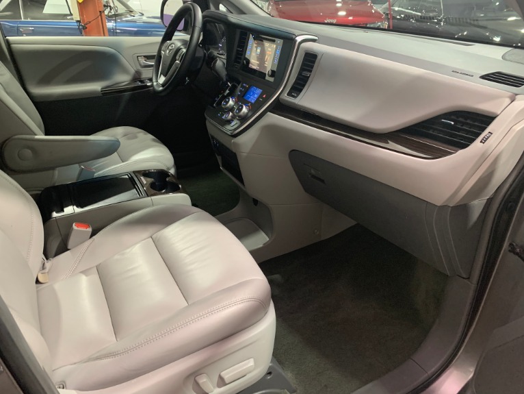 Used-2015-Toyota-Sienna-XLE-8-Passenger