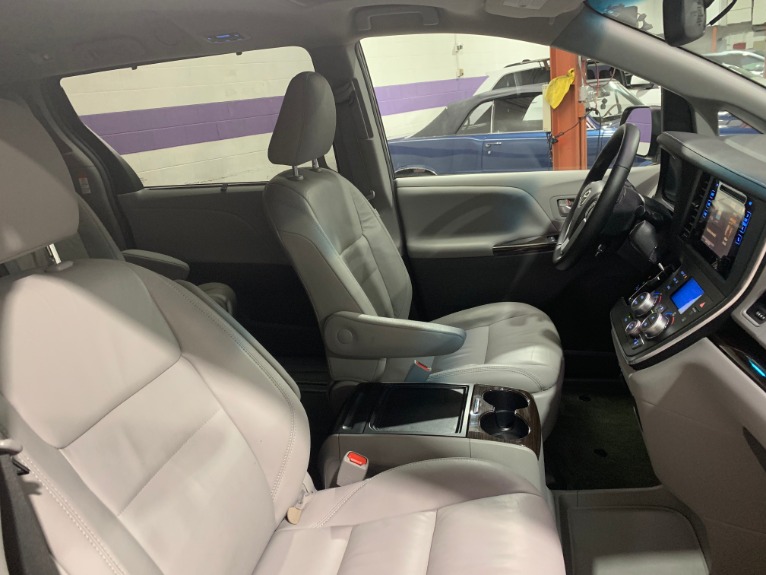 Used-2015-Toyota-Sienna-XLE-8-Passenger