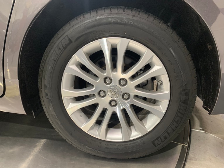 Used-2015-Toyota-Sienna-XLE-8-Passenger