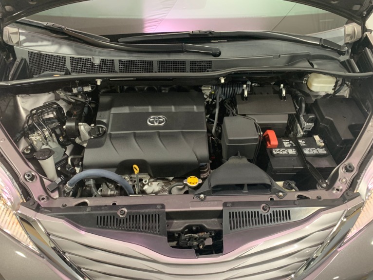 Used-2015-Toyota-Sienna-XLE-8-Passenger
