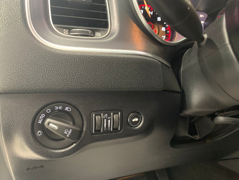 Used-2015-Dodge-Charger-SXT