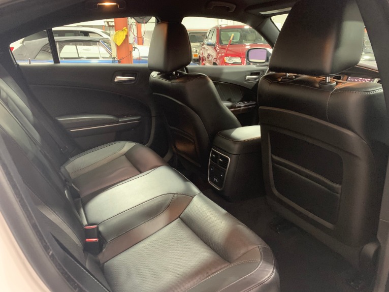 Used-2015-Dodge-Charger-SXT