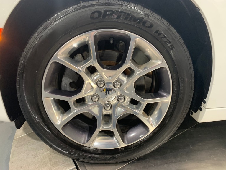 Used-2015-Dodge-Charger-SXT