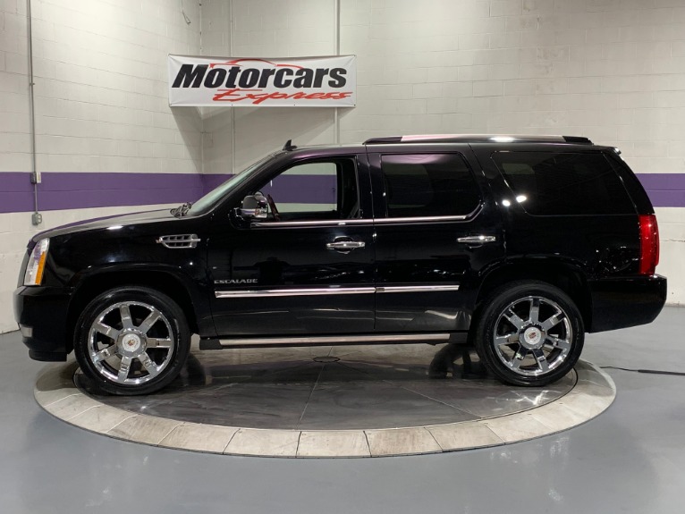 Used-2012-Cadillac-Escalade-Luxury
