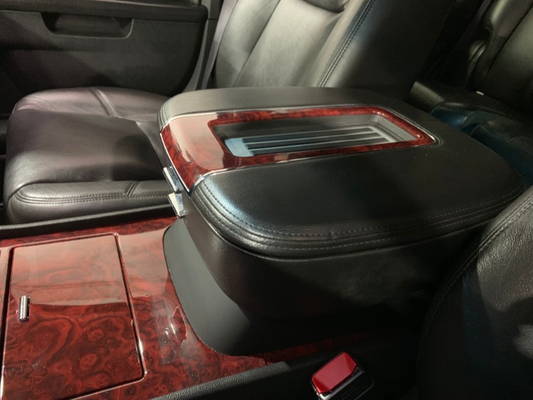 Used-2012-Cadillac-Escalade-Luxury