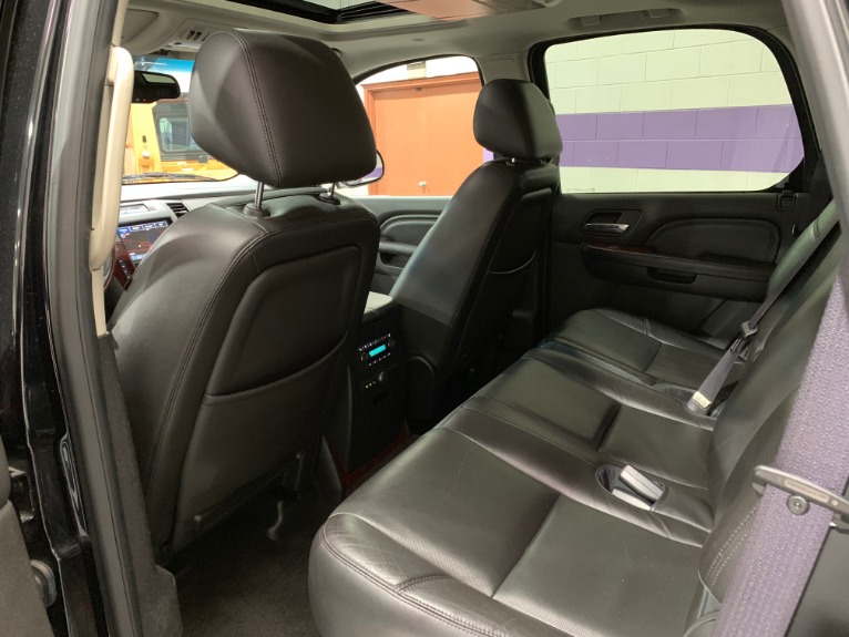 Used-2012-Cadillac-Escalade-Luxury