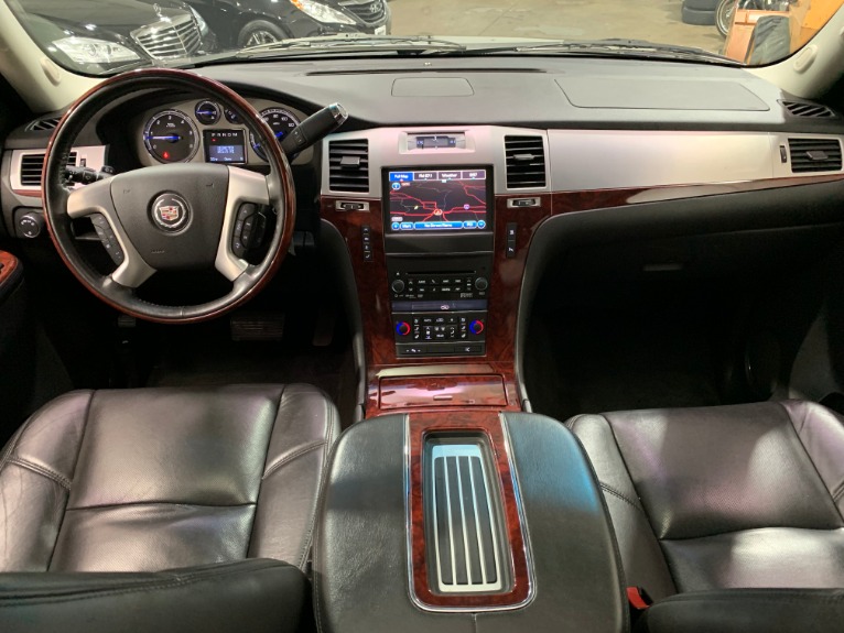 Used-2012-Cadillac-Escalade-Luxury
