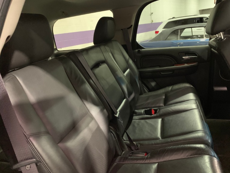 Used-2012-Cadillac-Escalade-Luxury