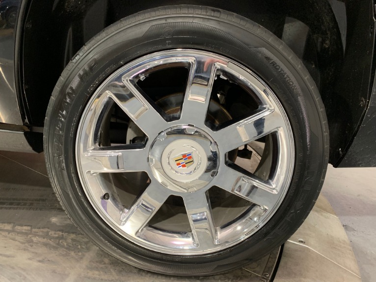 Used-2012-Cadillac-Escalade-Luxury