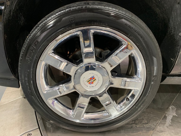 Used-2012-Cadillac-Escalade-Luxury