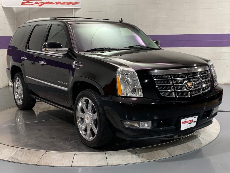 Used-2012-Cadillac-Escalade-Luxury