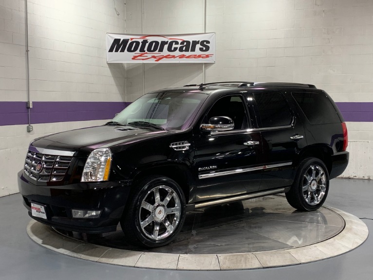 Used-2012-Cadillac-Escalade-Luxury