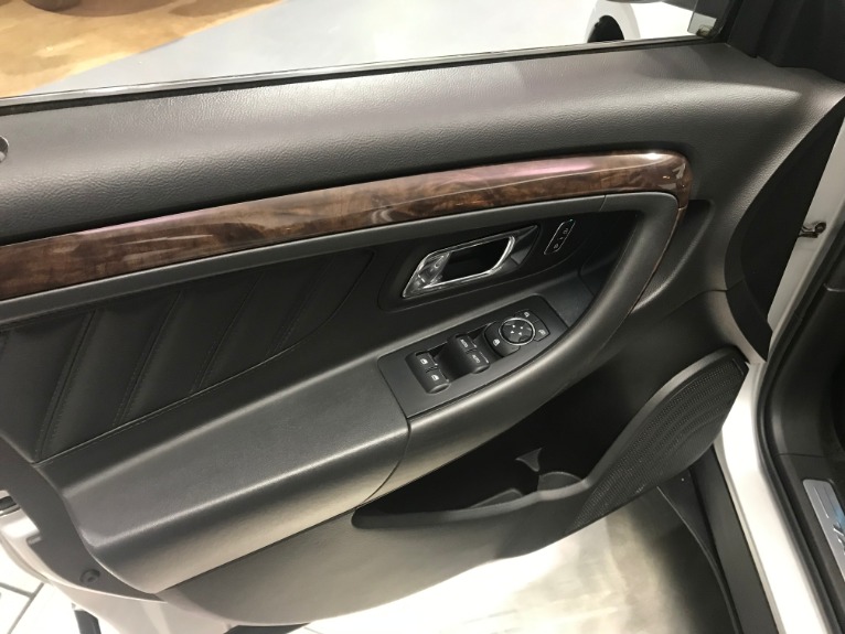 Used-2013-Ford-Taurus-Limited