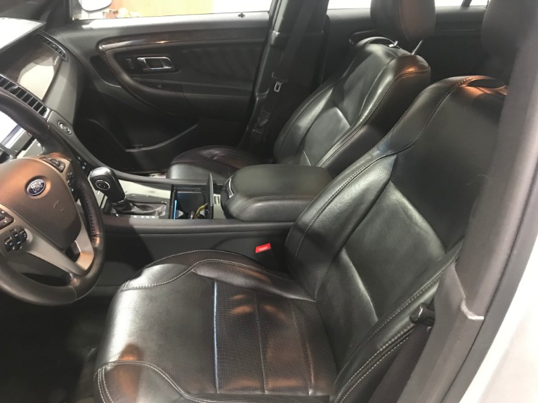 Used-2013-Ford-Taurus-Limited