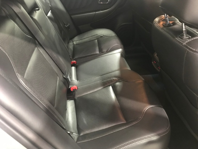 Used-2013-Ford-Taurus-Limited