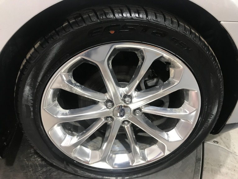Used-2013-Ford-Taurus-Limited