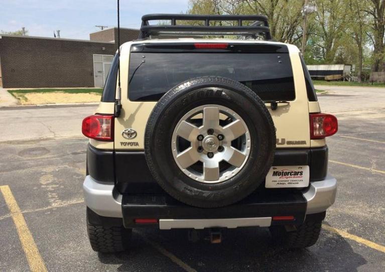 Used-2008-Toyota-FJ-Cruiser-Base-4x4-4dr-SUV-5A