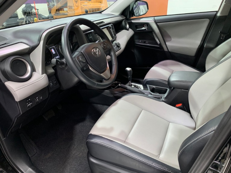 Used-2016-Toyota-RAV4-Limited