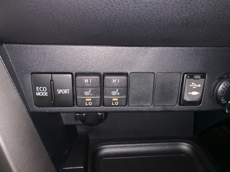 Used-2016-Toyota-RAV4-Limited