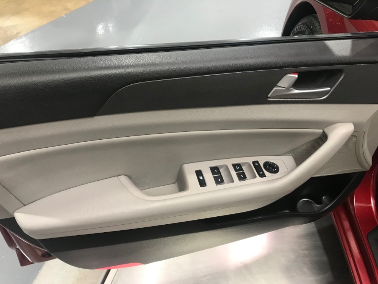 Used-2015-Hyundai-Sonata-SE