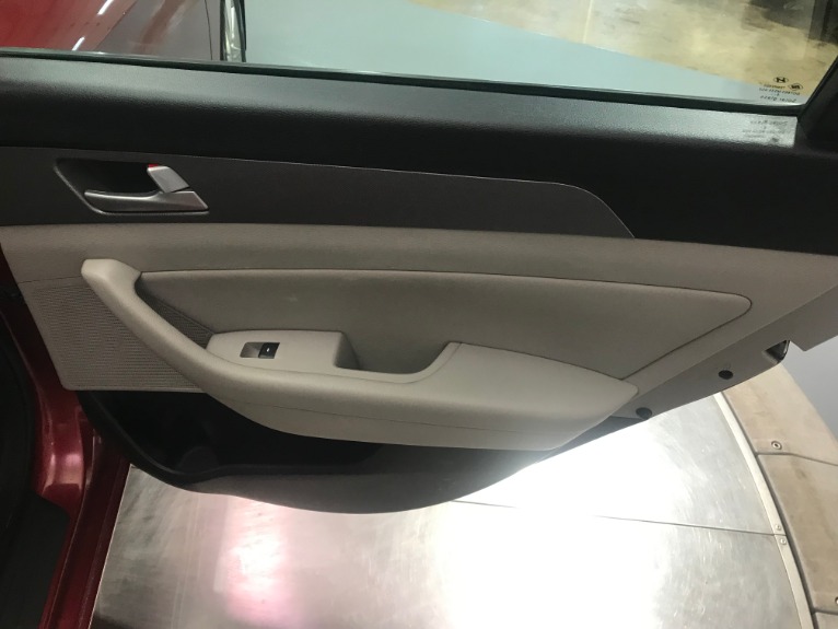 Used-2015-Hyundai-Sonata-SE