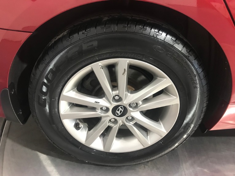 Used-2015-Hyundai-Sonata-SE