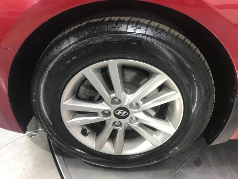 Used-2015-Hyundai-Sonata-SE