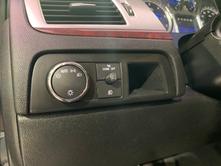 Used-2010-Cadillac-Escalade-ESV-Premium