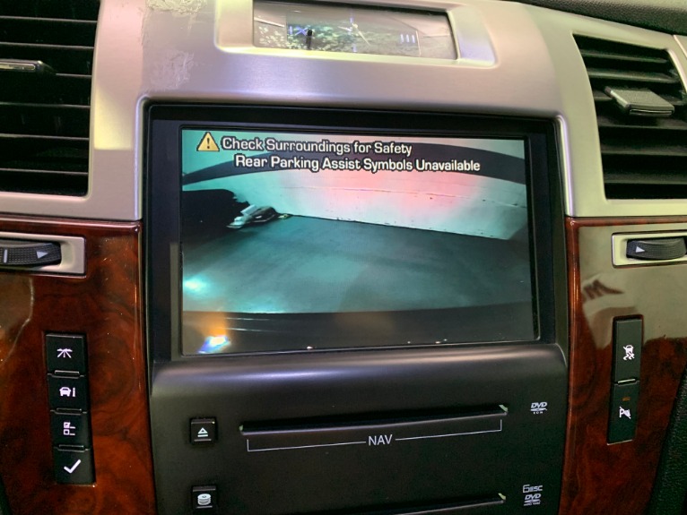 Used-2010-Cadillac-Escalade-ESV-Premium