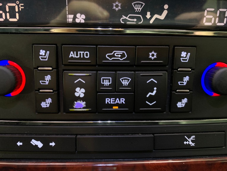 Used-2010-Cadillac-Escalade-ESV-Premium