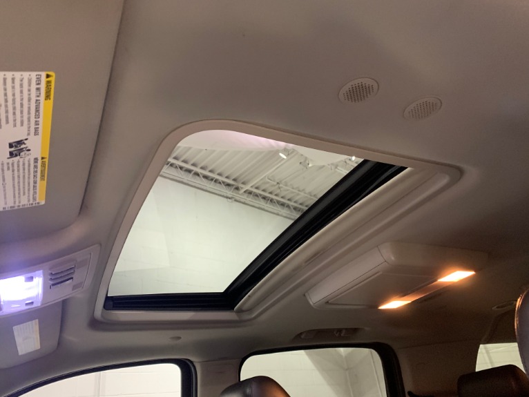 Used-2010-Cadillac-Escalade-ESV-Premium
