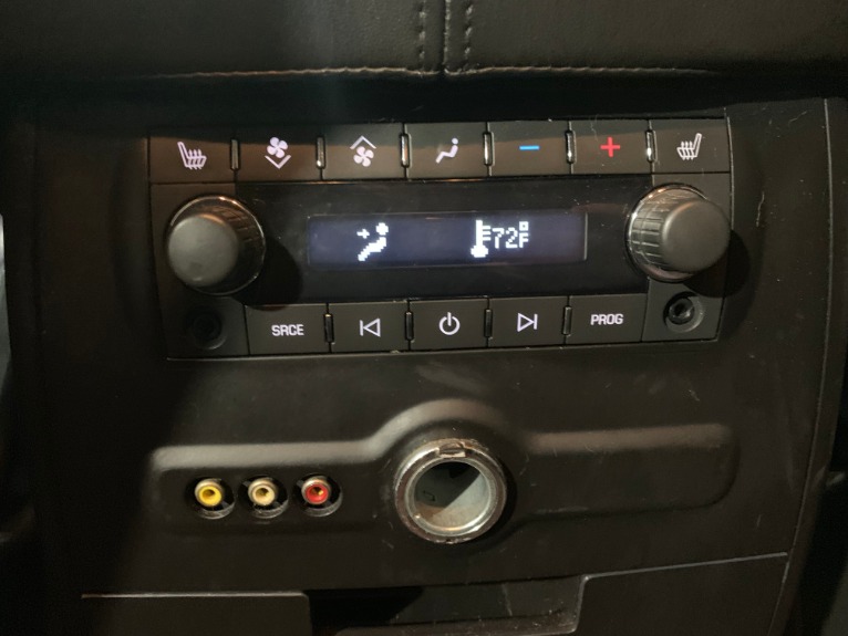 Used-2010-Cadillac-Escalade-ESV-Premium