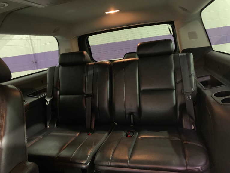 Used-2010-Cadillac-Escalade-ESV-Premium