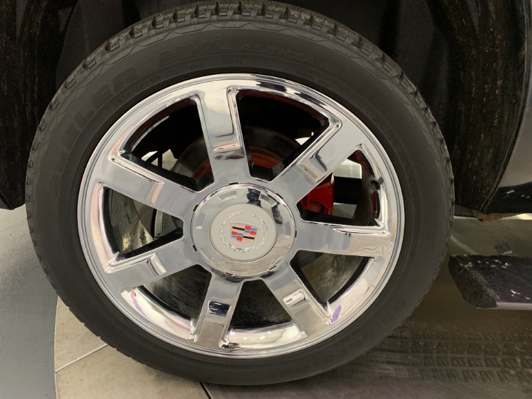 Used-2010-Cadillac-Escalade-ESV-Premium