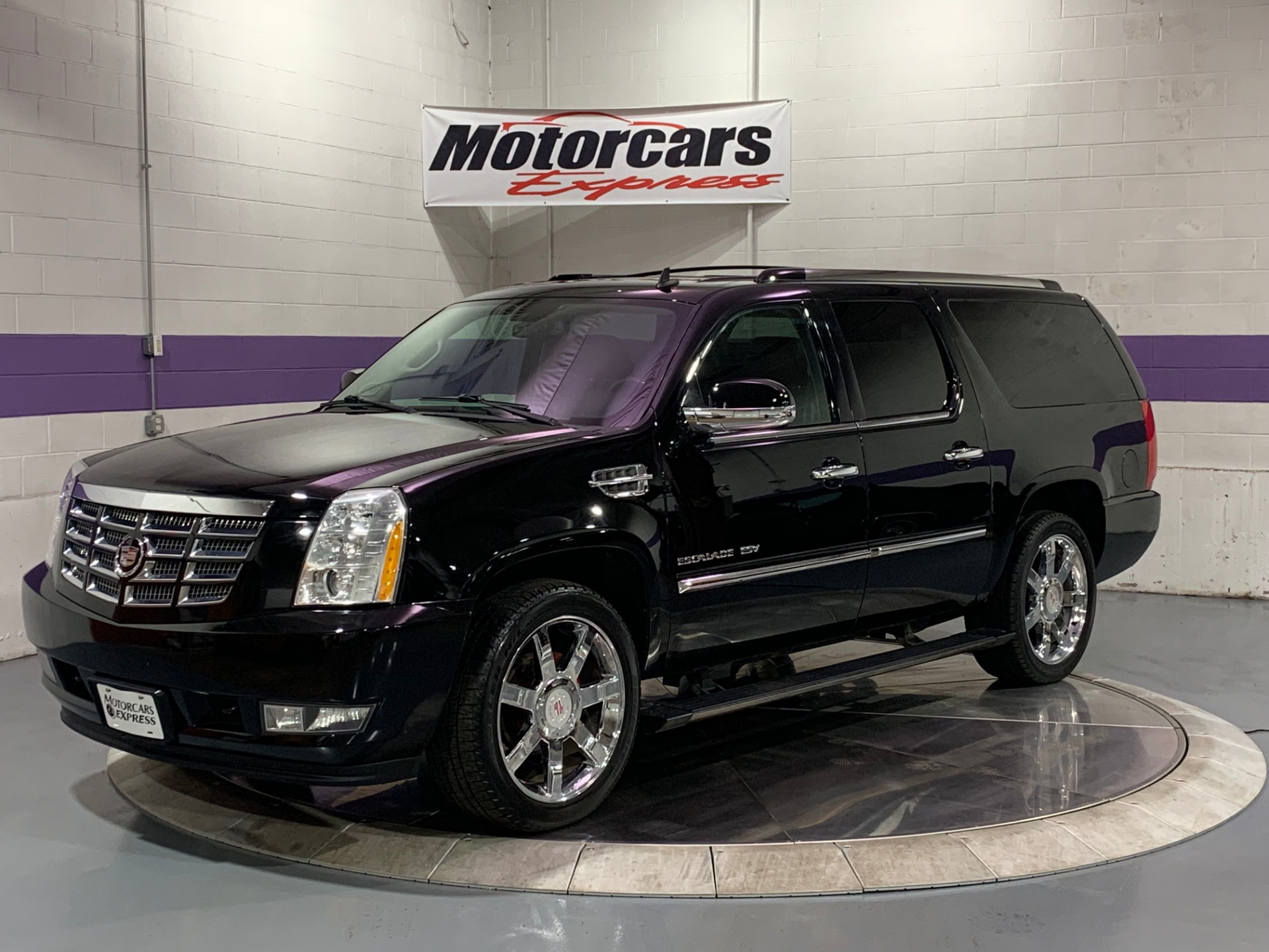 2010 CADILLAC ESCALADE visual data 3
