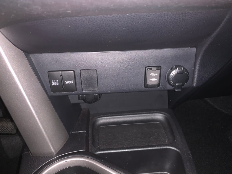 Used-2016-Toyota-RAV4-LE