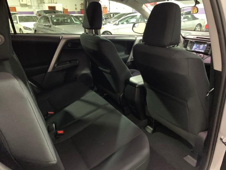 Used-2016-Toyota-RAV4-LE