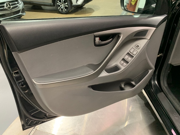 Used-2012-Hyundai-Elantra-GLS